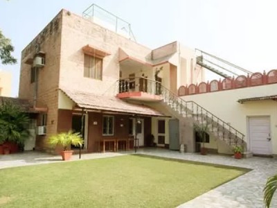Dhillon Guest House