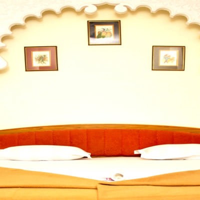 Hotel Kiran palace