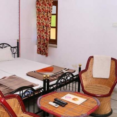 Hotel Ishwar Palace