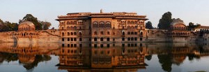 Deeg Palace
