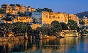 Lake Pichola and the City Palace in Udaipur